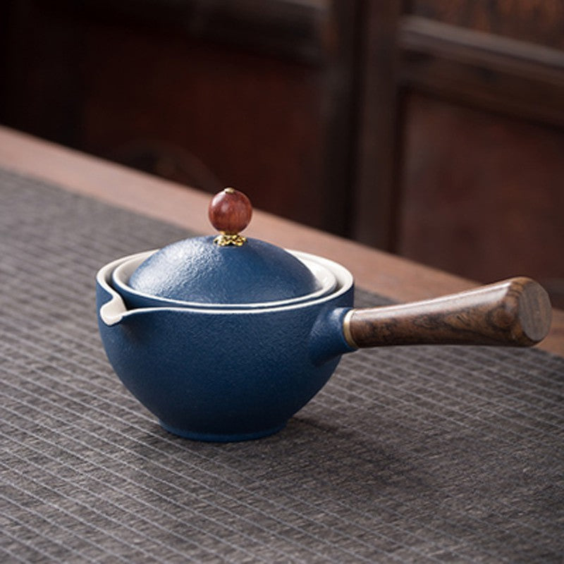 Théière en céramique avec pot à poignée latérale en bois