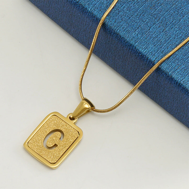 Collier Alphabet 26 lettres ajouré carré 18K, bijoux à la mode