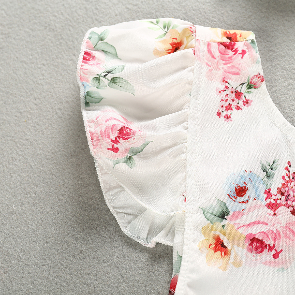 Vêtements fleuris pour bébé fille