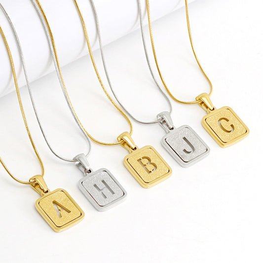 Collier Alphabet 26 lettres ajouré carré 18K, bijoux à la mode