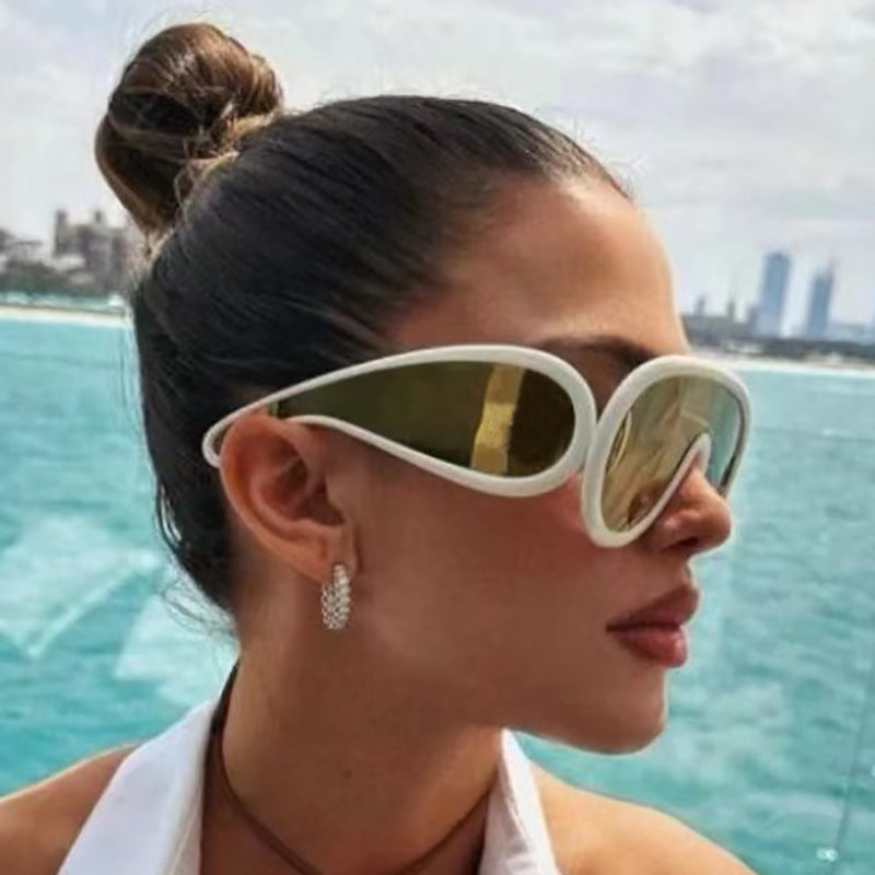 Lunettes de soleil une pièce à larges bords pour femmes